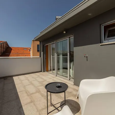 Rooftop Stylish By Hosty *