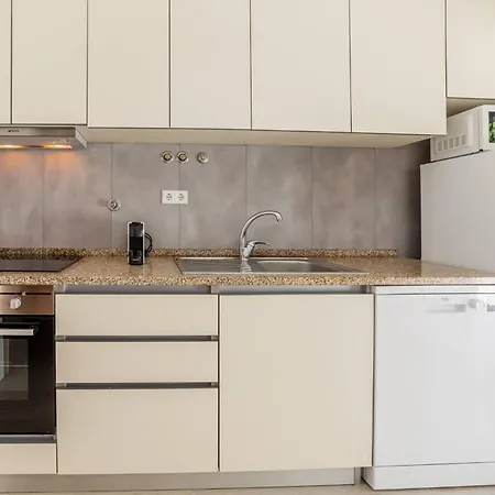 Rooftop Stylish By Hosty 아파트 *