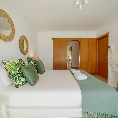 Апартаменты Rooftop Stylish By Hosty