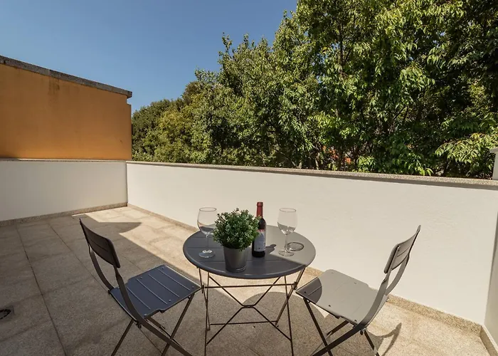 Rooftop Stylish By Hosty Apartman *